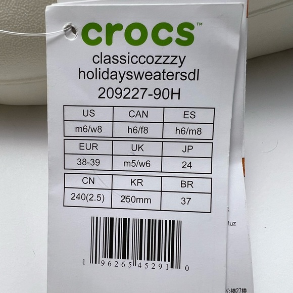 NWT Crocs Classic Cozzzy Holiday Sweater Women's Sandals with CHARMS!! SZ-W8/M6 - Picture 15 of 16